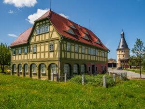 Mehr über den Artikel erfahren TOP Sehenswürdigkeiten in der Oberlausitz – Unterwegs auf der Umgebindehausstraße Teil 1